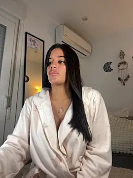 EmelyRogers online show from November 28, 6:32 pm