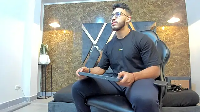 Liam Kleiin online show from September 15, 11:32 am