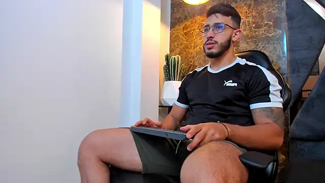 Liam Kleiin online show from September 16, 11:22 am