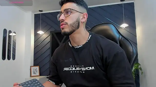 Liam Kleiin online show from October 31, 11:22 am