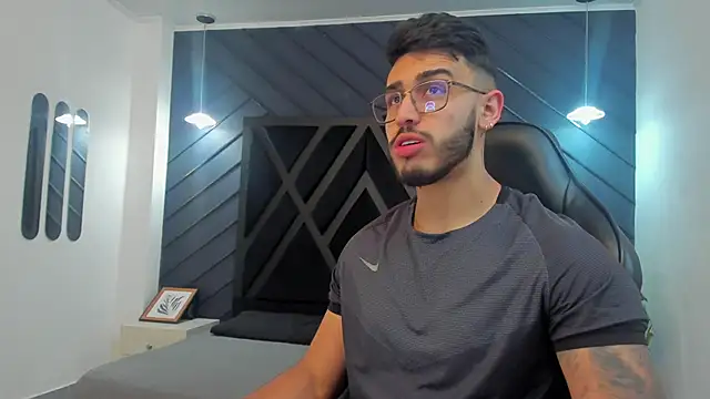 Liam Kleiin online show from November 11, 11:32 am