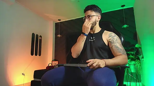 Liam Kleiin online show from April 4, 11:29 am