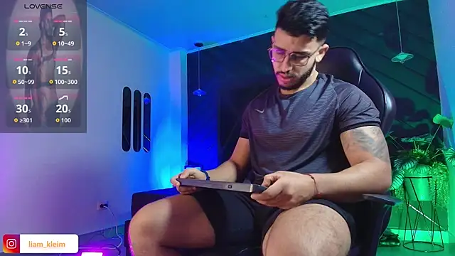 Liam Kleiin online show from April 14, 11:27 am