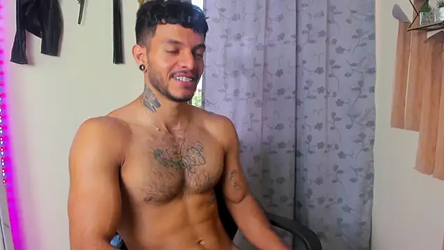 Snapshot of JuanBlade chatting on December 28, 9:30 pm JuanBlade online show from December 28, 9:30 pm