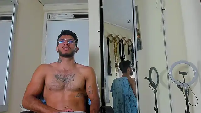 Snapshot of JuanBlade chatting on March 13, 11:41 am JuanBlade online show from March 13, 11:41 am