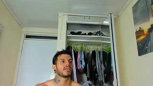 Snapshot of JuanBlade chatting on September 10, 1:49 am JuanBlade online show from September 10, 1:49 am