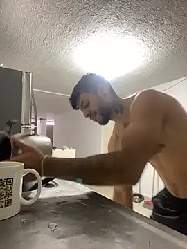 Snapshot of JuanBlade chatting on October 7, 3:31 pm JuanBlade online show from October 7, 3:31 pm