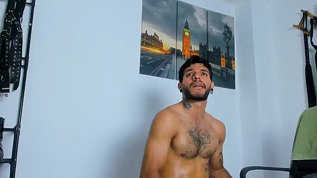 Snapshot of JuanBlade chatting on October 8, 3:42 pm JuanBlade online show from October 8, 3:42 pm