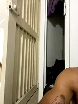 Snapshot of JuanBlade chatting on October 15, 1:39 am JuanBlade online show from October 15, 1:39 am