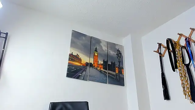 Snapshot of JuanBlade chatting on November 27, 3:25 pm JuanBlade online show from November 27, 3:25 pm