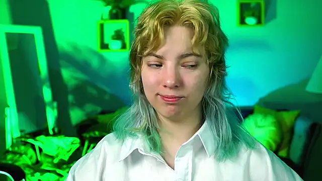 Snapshot of RocKStone_ chatting on November 9, 4:22 am RocKStone online show from November 9, 4:22 am