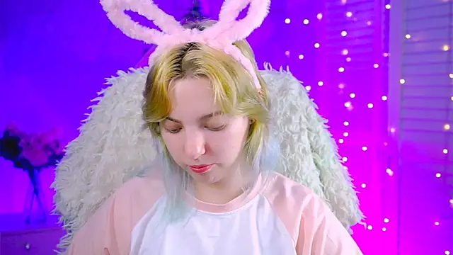 Snapshot of RocKStone_ chatting on December 4, 8:23 am RocKStone online show from December 4, 8:23 am