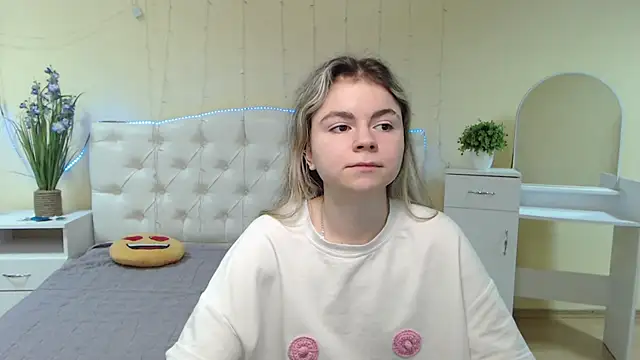 TinaRedly online show from January 19, 2:28 pm