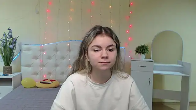 TinaRedly online show from January 20, 6:32 pm