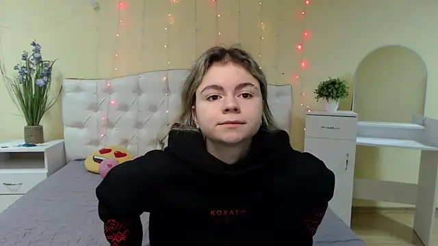 TinaRedly online show from January 22, 4:13 am