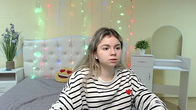 TinaRedly online show from January 28, 4:08 am