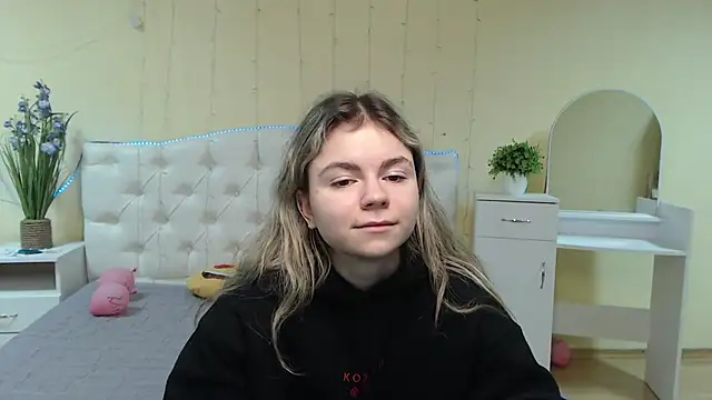 TinaRedly online show from January 28, 9:29 pm