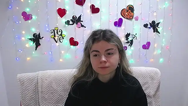 TinaRedly online show from January 30, 6:32 pm