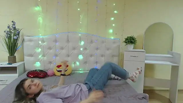 TinaRedly online show from February 5, 10:30 am