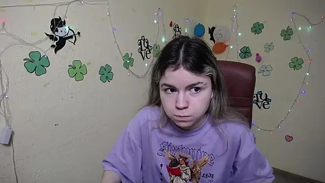 TinaRedly online show from March 14, 6:18 pm