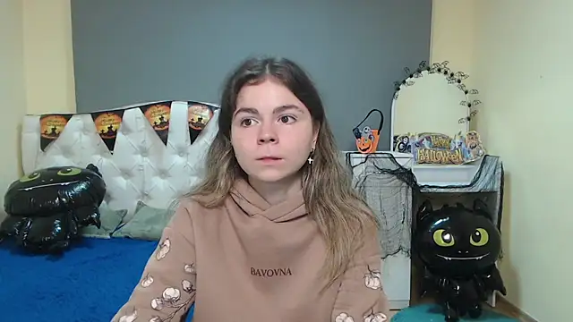 TinaRedly online show from October 19, 5:35 pm