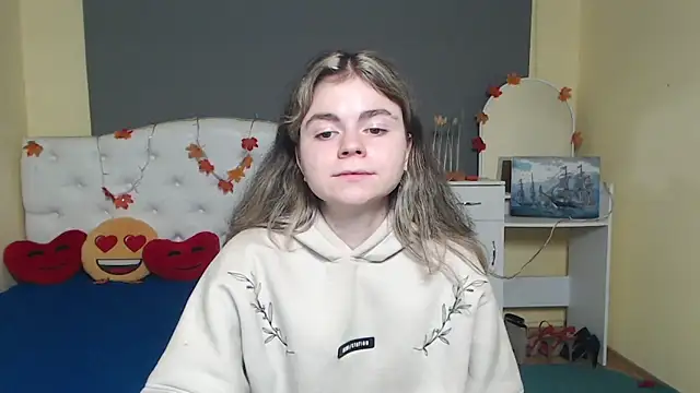 TinaRedly online show from November 16, 6:46 pm