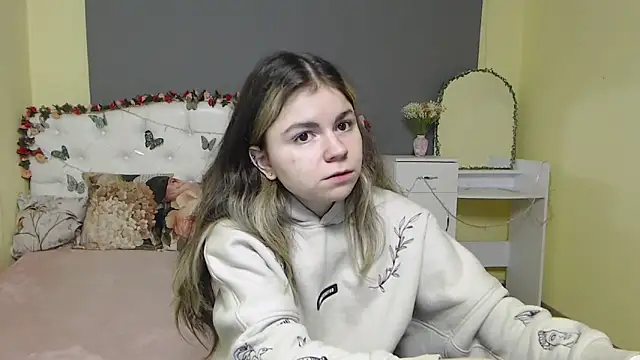 TinaRedly online show from February 19, 7:10 pm