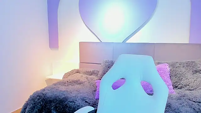 Snapshot of amira_cute2 chatting on January 15, 9:13 am amira cute2 online show from January 15, 9:13 am