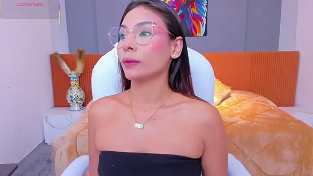 Snapshot of amira_cute2 chatting on February 25, 9:53 am amira cute2 online show from February 25, 9:53 am