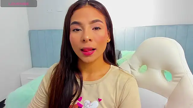 Snapshot of amira_cute2 chatting on October 8, 10:46 am amira cute2 online show from October 8, 10:46 am