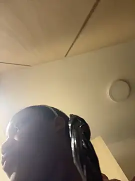 Snapshot of kellya_ chatting on March 1, 1:32 am kellya online show from March 1, 1:32 am