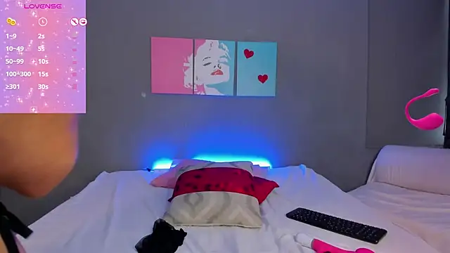 Snapshot of MadissonShakur chatting on December 21, 3:09 pm MadissonShakur online show from December 21, 3:09 pm