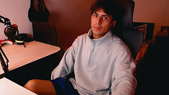 Snapshot of Thieves9 chatting on December 26, 5:26 am Thieves9 online show from December 26, 5:26 am