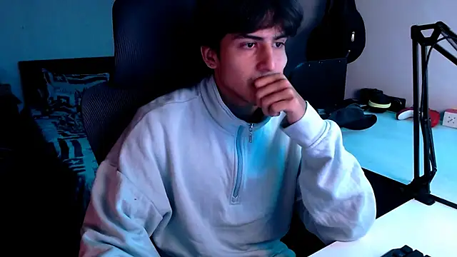 Snapshot of Thieves9 chatting on January 27, 3:18 pm Thieves9 online show from January 27, 3:18 pm