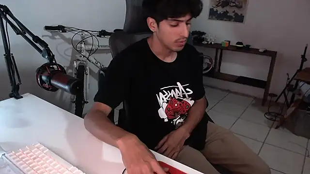 Snapshot of Thieves9 chatting on October 9, 3:37 am Thieves9 online show from October 9, 3:37 am