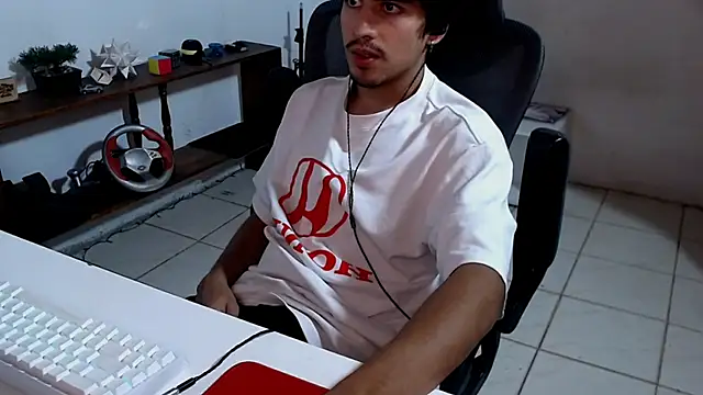 Snapshot of Thieves9 chatting on November 26, 5:52 am Thieves9 online show from November 26, 5:52 am