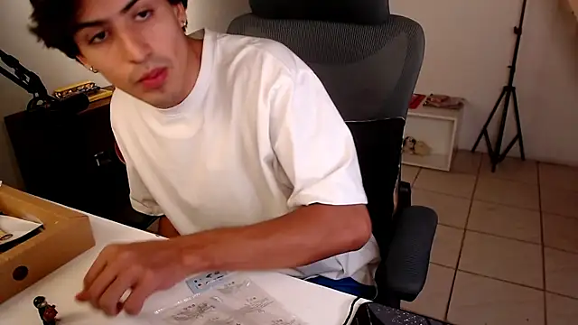 Thieves9 online show from March 30, 8:10 pm