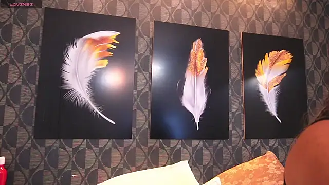 Snapshot of SharomRoss chatting on September 15, 1:00 pm SharomRoss online show from September 15, 1:00 pm