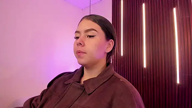 ArianaBaker online show from June 4, 12:33 pm