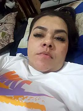 Snapshot of lola__sweetx chatting on February 5, 1:32 am lola sweetx online show from February 5, 1:32 am