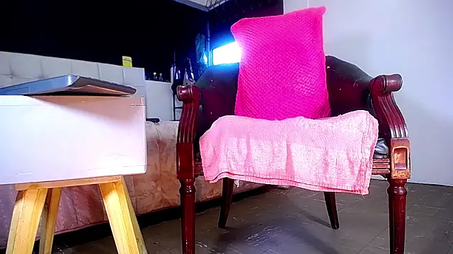 Snapshot of bellatrixx_69 chatting on September 9, 11:32 am bellatrixx 69 online show from September 9, 11:32 am