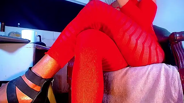 Snapshot of bellatrixx_69 chatting on September 26, 11:36 am bellatrixx 69 online show from September 26, 11:36 am