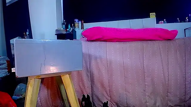 Snapshot of bellatrixx_69 chatting on October 10, 11:31 am bellatrixx 69 online show from October 10, 11:31 am