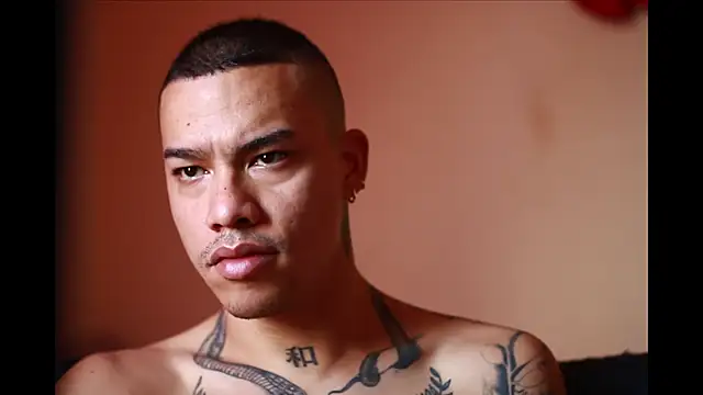 Snapshot of Osiiriis chatting on March 8, 6:37 pm Osiiriis online show from March 8, 6:37 pm