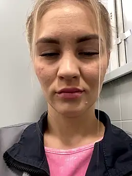 DreamGirl-777 online show from December 4, 4:21 am