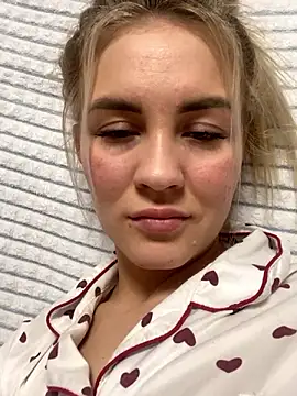 DreamGirl-777 online show from December 4, 3:10 pm