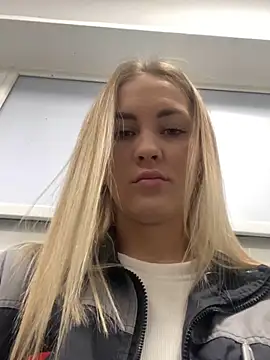 DreamGirl-777 online show from December 5, 4:42 am