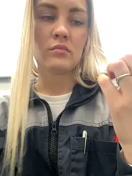 DreamGirl-777 online show from December 6, 10:16 am