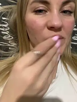 DreamGirl-777 online show from December 6, 2:49 pm