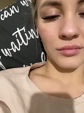 DreamGirl-777 online show from December 9, 2:06 pm